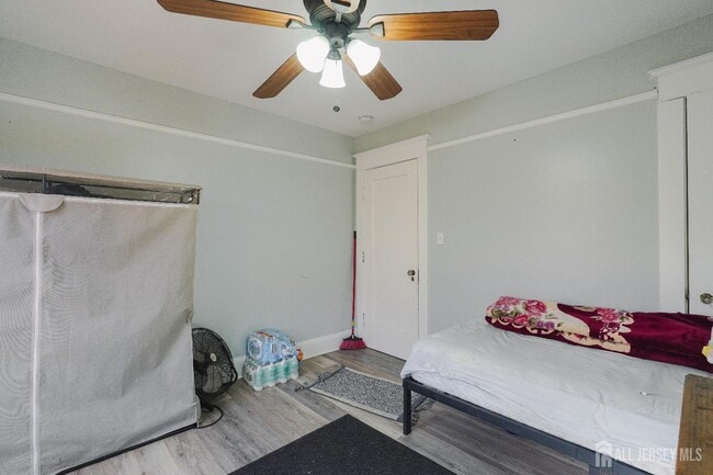 Building Photo - 400 Stockton St