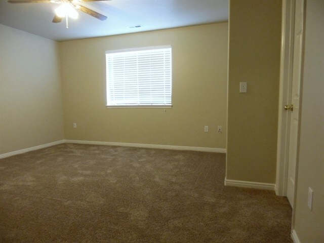 Building Photo - 829 E 725 N