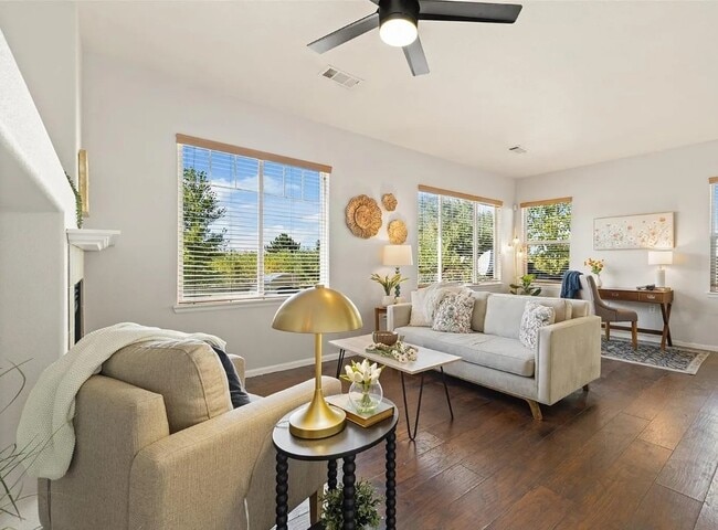 Building Photo - 13151 Grant Cir N