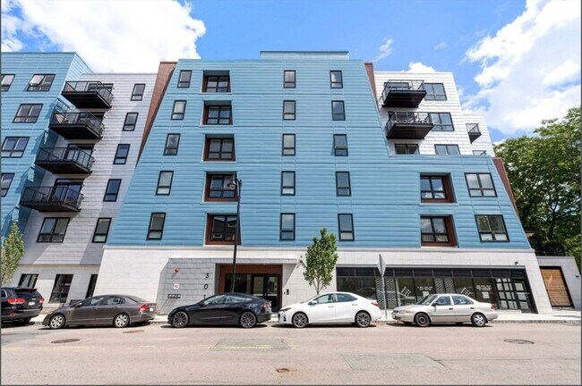 Building Photo - 301 Border St