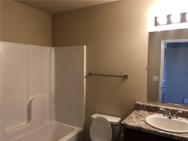 Building Photo - 602 W Pittsfield