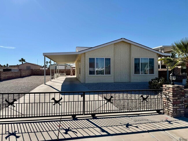 Building Photo - 13239 E 48th Dr