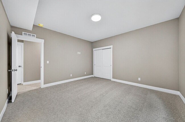 Building Photo - 10131 Lake Arbor Ln