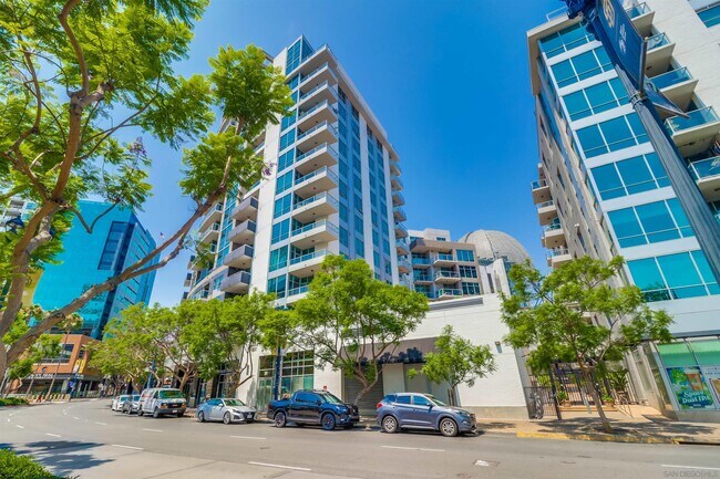 Building Photo - 253 Tenth Ave