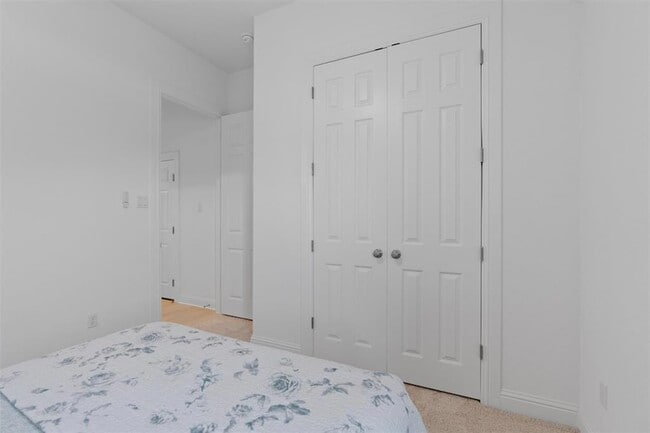 Building Photo - 20240 Smedley Dr