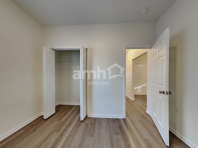 Building Photo - 936 Anchor Way NE