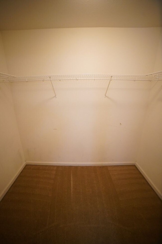 Building Photo - 2 Bd / 2 Ba with LOFT in Savannah Crossing!