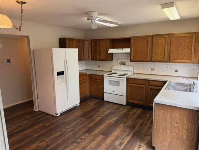 Building Photo - 1605 Spanish Trail