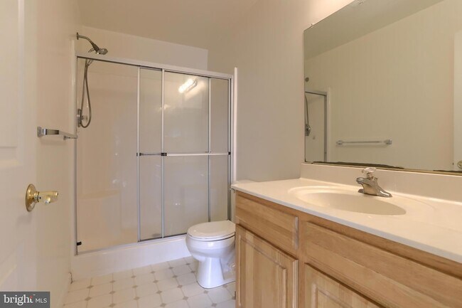 Building Photo - 211 Sparrow Rd