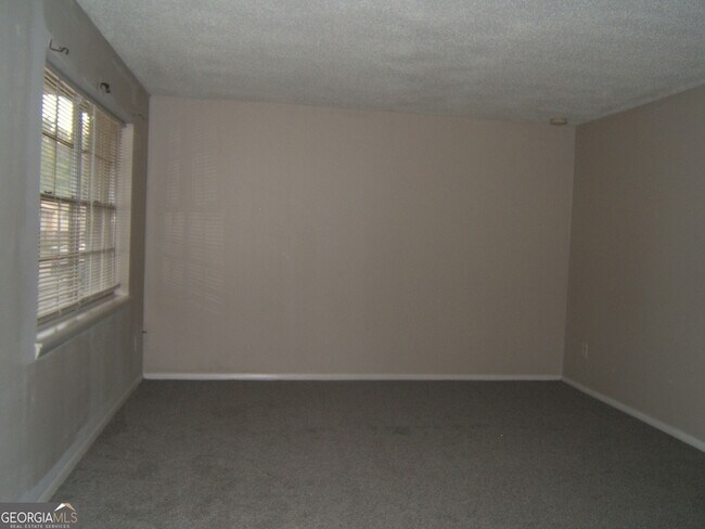 Building Photo - 4701 Flat Shoals Rd