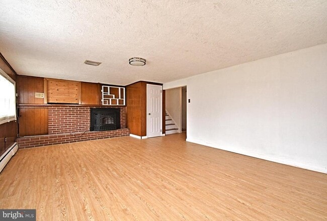 Building Photo - 559 General Muhlenberg Rd