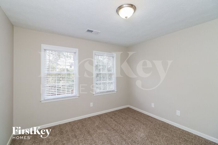 Building Photo - 2636 Kirkwood Dr