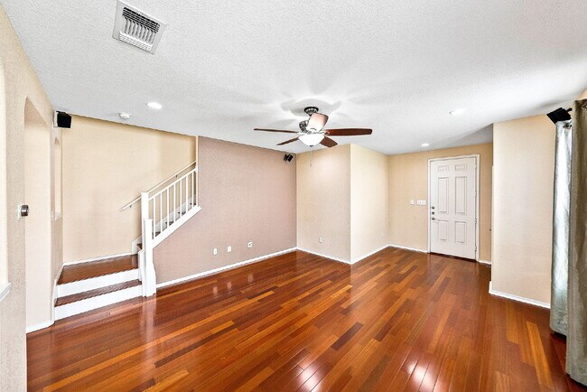 Building Photo - Better Than New and Unlike Anything Else in Villa Del Sol
