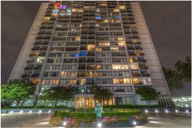 Building Photo - Downtown Tulsa High-Rise Living with Incredible Views and Utilities Included!