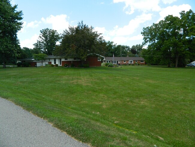 Building Photo - 26150 Barbados Rd