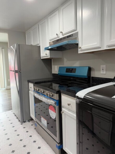 Building Photo - 2819 Banks Ct