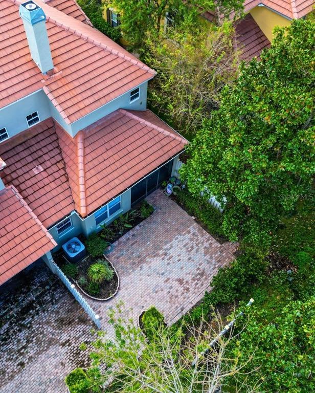 Building Photo - 7126 Regina Way