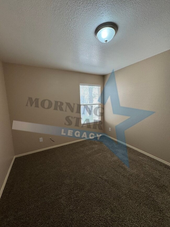 Building Photo - 4 Bed House with converted garage!