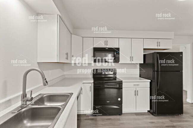 Building Photo - 4209 N Abbey Rd