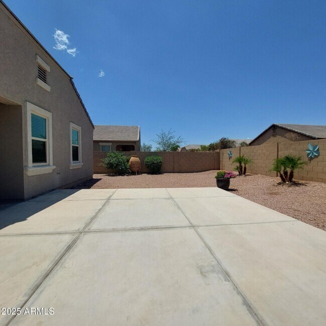 Building Photo - 25322 W Carson Dr