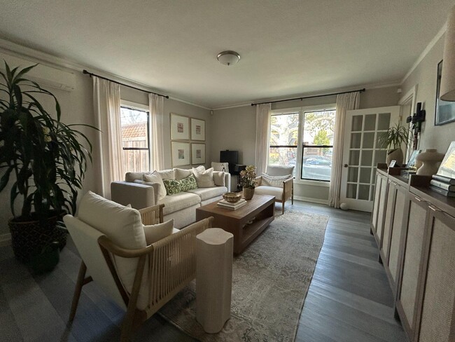 Building Photo - 819 Myrtle St