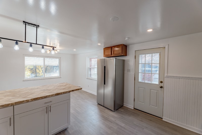 Building Photo - 3203 Hebron Dr