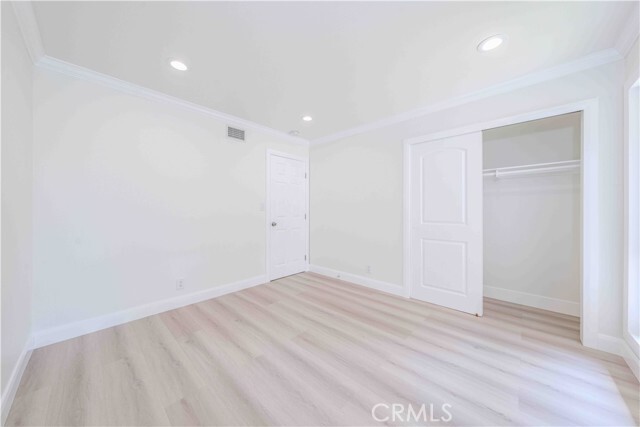 Building Photo - 996 S Hilda St