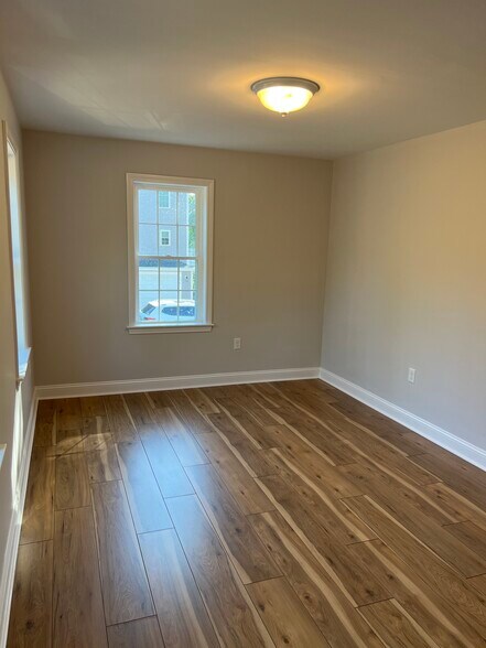 Building Photo - 145 Driftway
