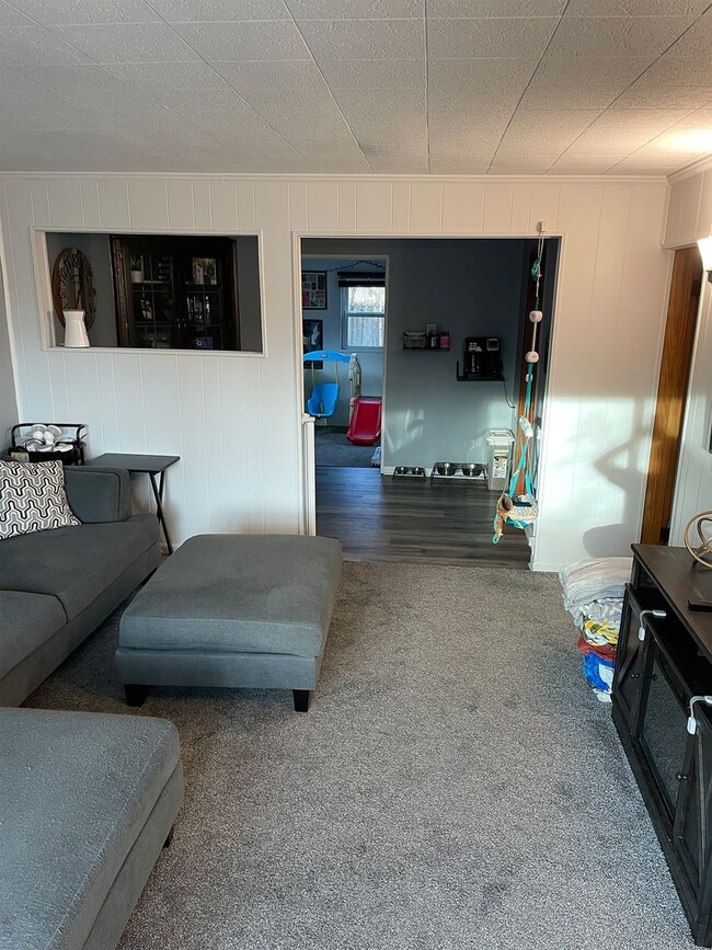 Building Photo - "Discover Your Ideal Home: Charming 3-Bedroom Residence in the Heart of Appleton, WI!"