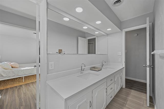 Building Photo - 7101 Ellis Rd