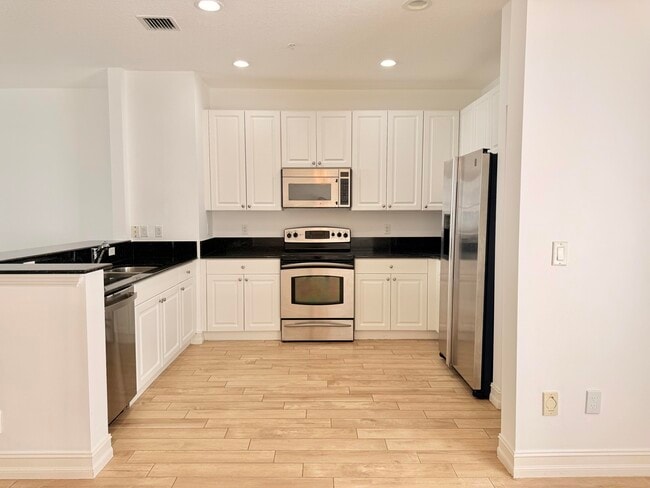 Building Photo - 332 Atlantic Grove Way