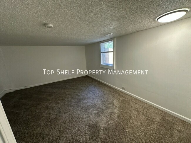 Building Photo - 3816 Clinton Ave