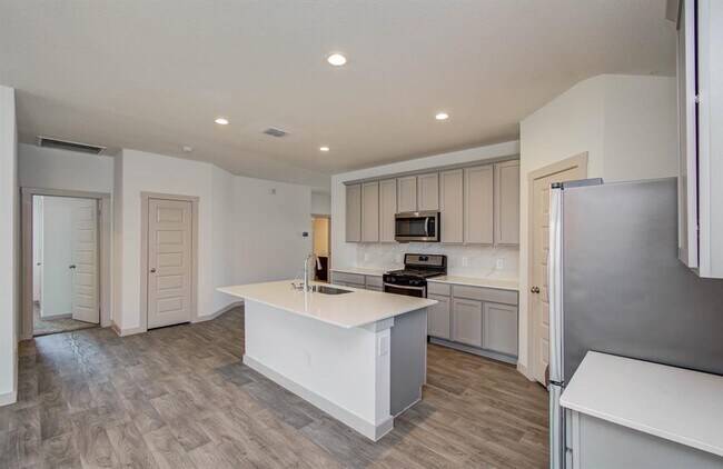 Building Photo - 14543 Rain Tree Dr