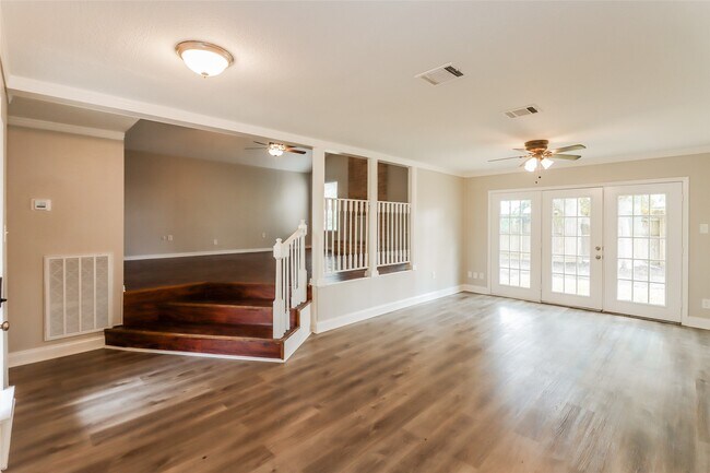Building Photo - 10531 Mills Walk Dr