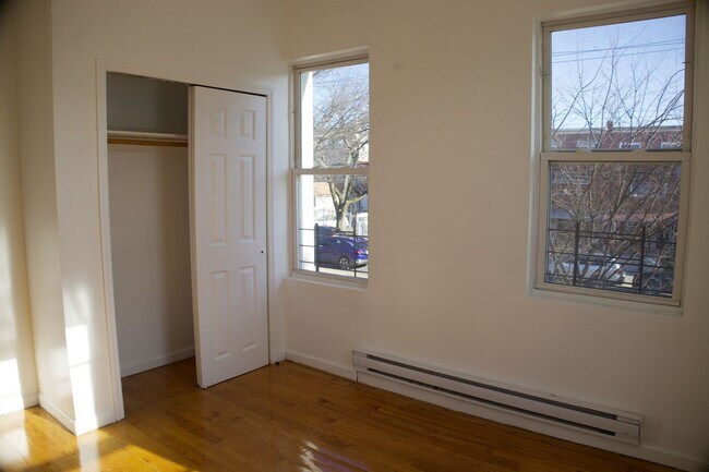 Building Photo - 3663 Bronxwood Ave