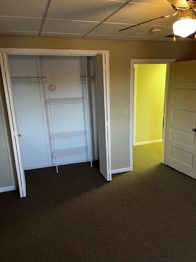 Building Photo - 2 Bedroom, 1 Bathroom Apartment For Rent D...