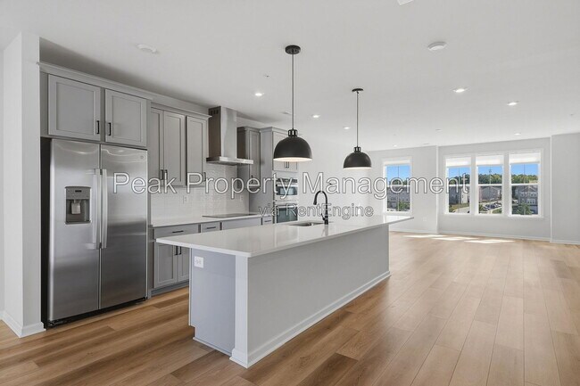 Building Photo - 9256 Magellan Pkwy