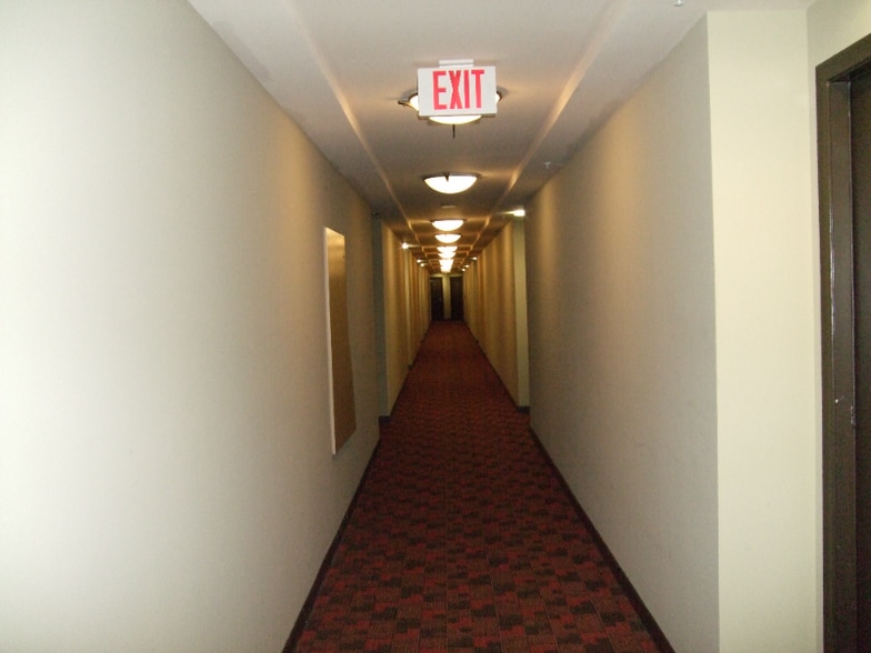 Building Photo - 1021 N Garfield St