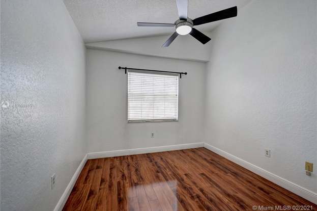 Building Photo - 2850 N Oakland Forest Dr