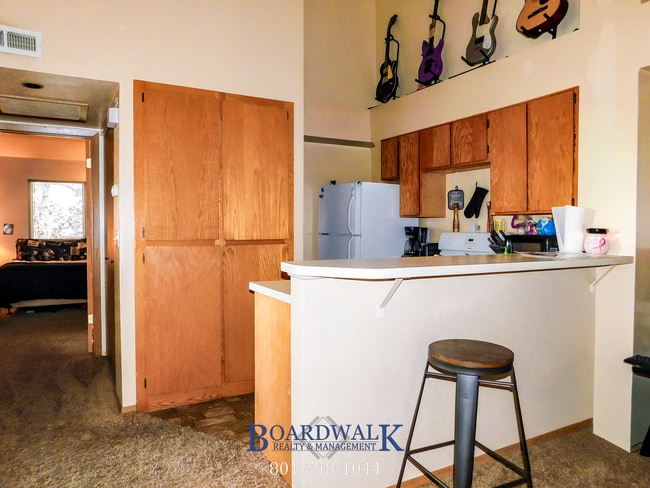 Building Photo - Charming 1-Bedroom Gem