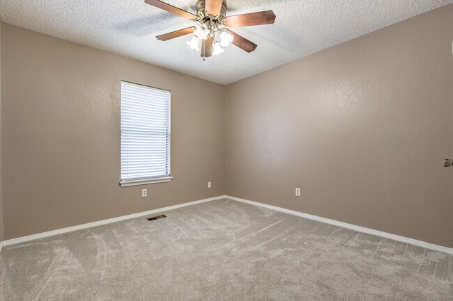 Building Photo - 9024 Northridge Dr