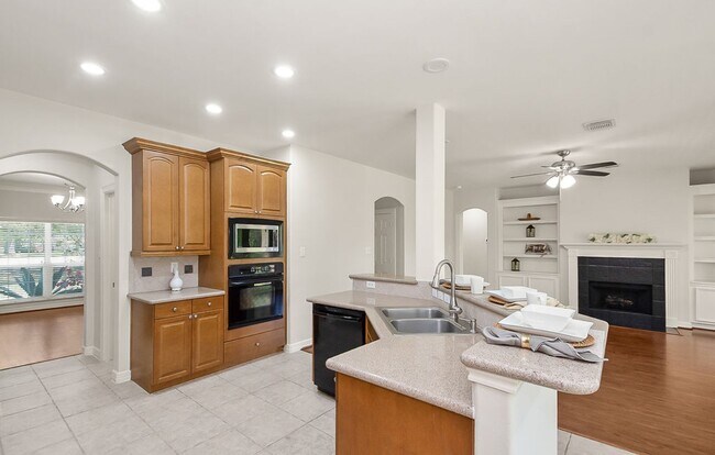 Building Photo - 4119 Pembrooke Way Dr