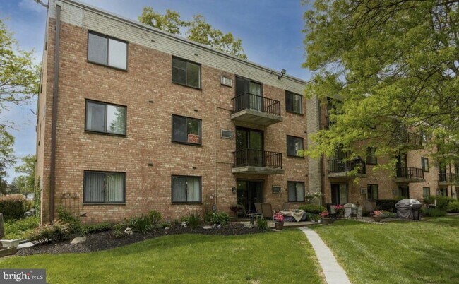 Building Photo - 1575 W Street Rd