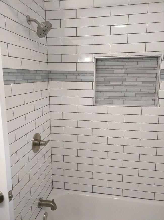 Building Photo - 9 Heatherly Dr