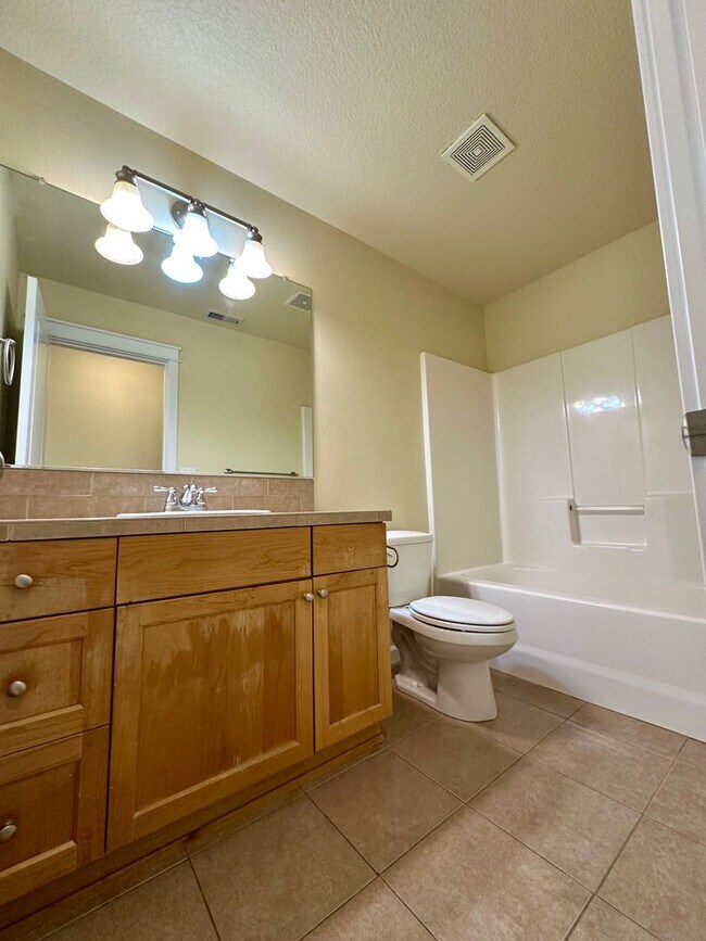 Building Photo - 63114 Dakota Dr