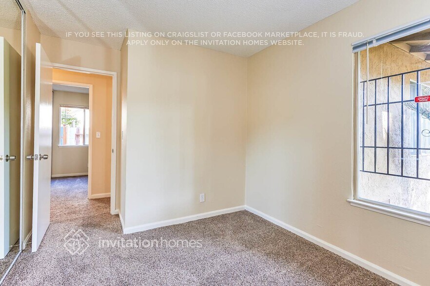 Building Photo - 341 Amber Ave