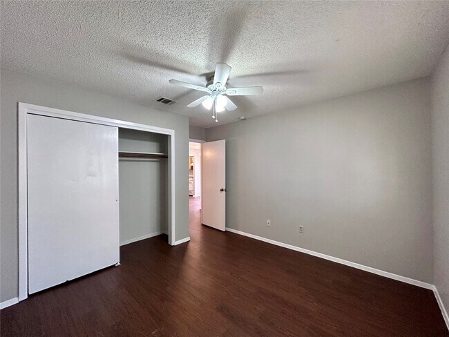 Building Photo - 506 Willowbend Cove