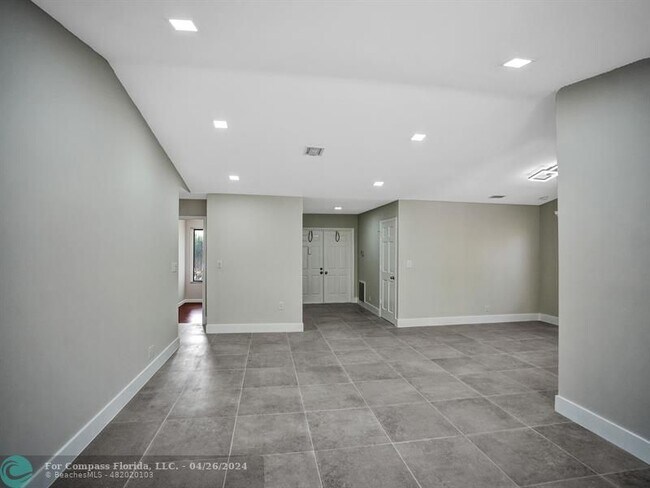Building Photo - 3216 NW 105th Ave