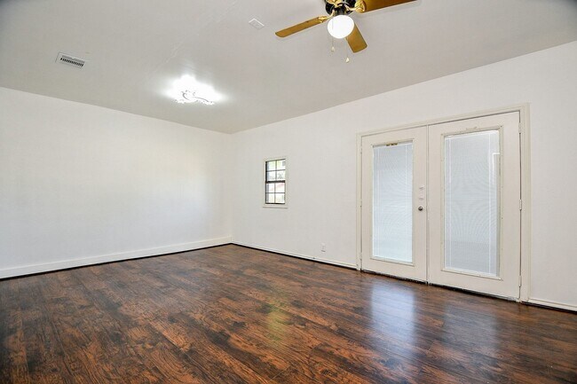 Building Photo - 7203 Santa Rita Dr