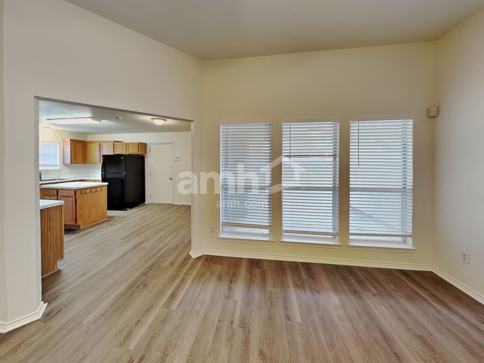 Building Photo - 901 Worden Dr